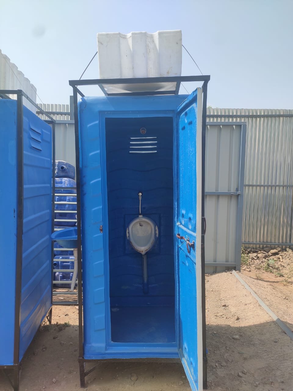 Portable Urinals 3